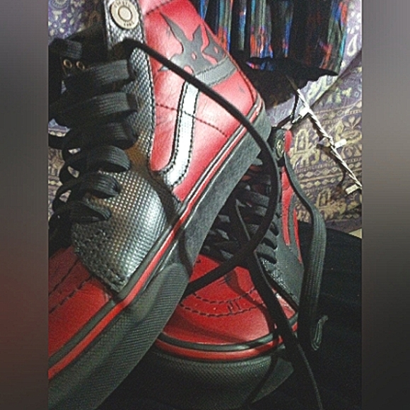 Vans marvel deadpool high tops - Picture 1 of 6